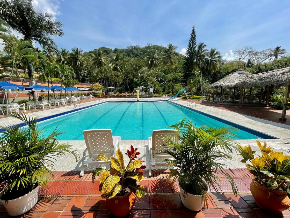 Hotel Hacienda El Diamante Villeta Exteriér fotografie